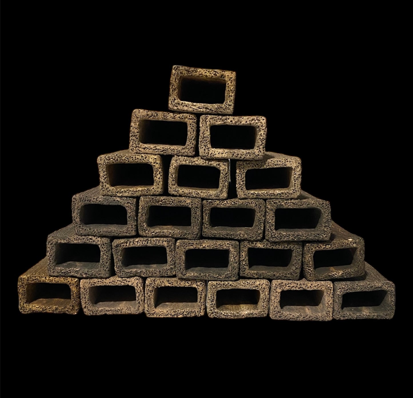 Rectangular ceramic breeding cave